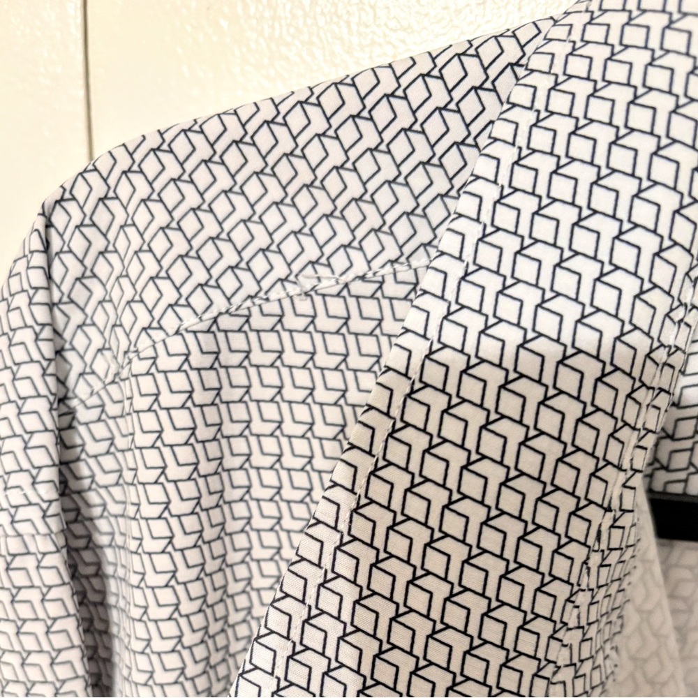 Men’s Kenneth Cole Dressy button down shirt